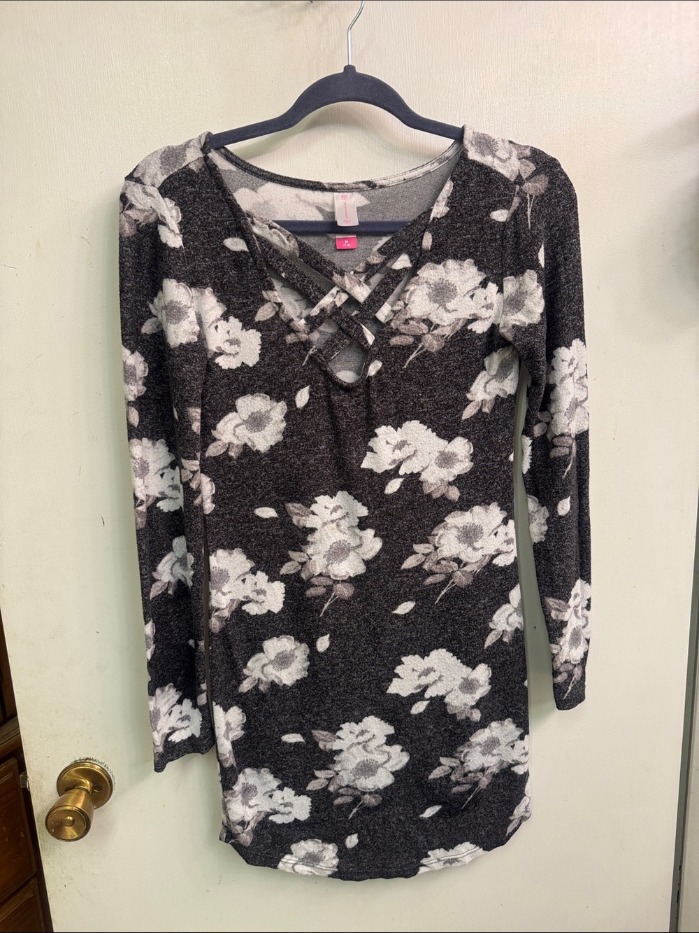 Crisscross Neck Long-Sleeve Floral Dress in Black